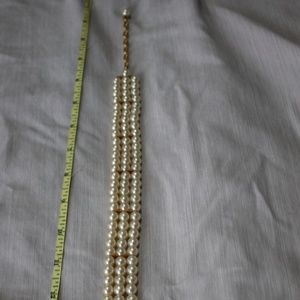 CLASSY TRIPLE FAUX PEARL STRAND CHOKER(16")